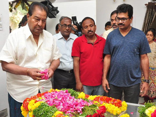 Mada Venkateswara Rao Condolences Photos